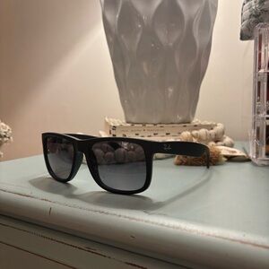 Ray-Ban 4165 Justin Classic Black Sunglasses